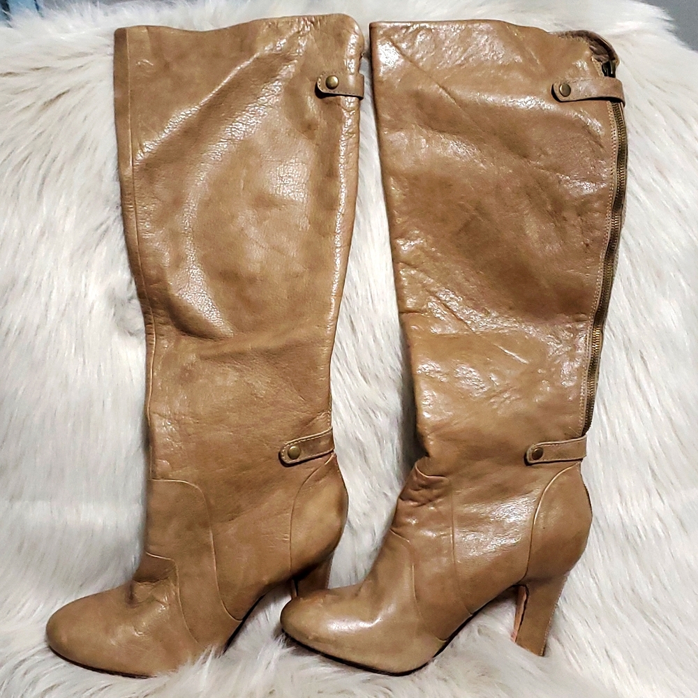 Knee boots